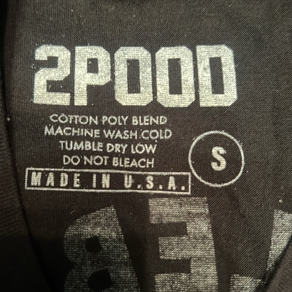 2Pood cropped tee. Small. - Picture 3 of 3